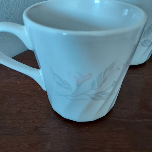 Corelle Coordinates Corning Pink Trio Coffee Mugs White Swirl Pink Flowers Set 4 - Picture 3 of 10